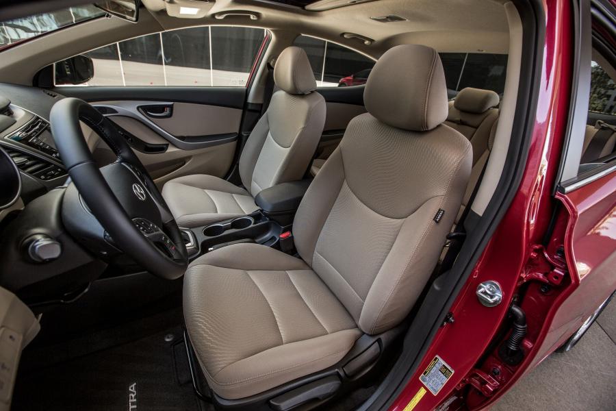  Hyundai Elantra Value Edition 2015 года  (фото 14 из 27)